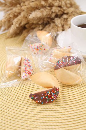 Печенье с предсказанием с глазурью